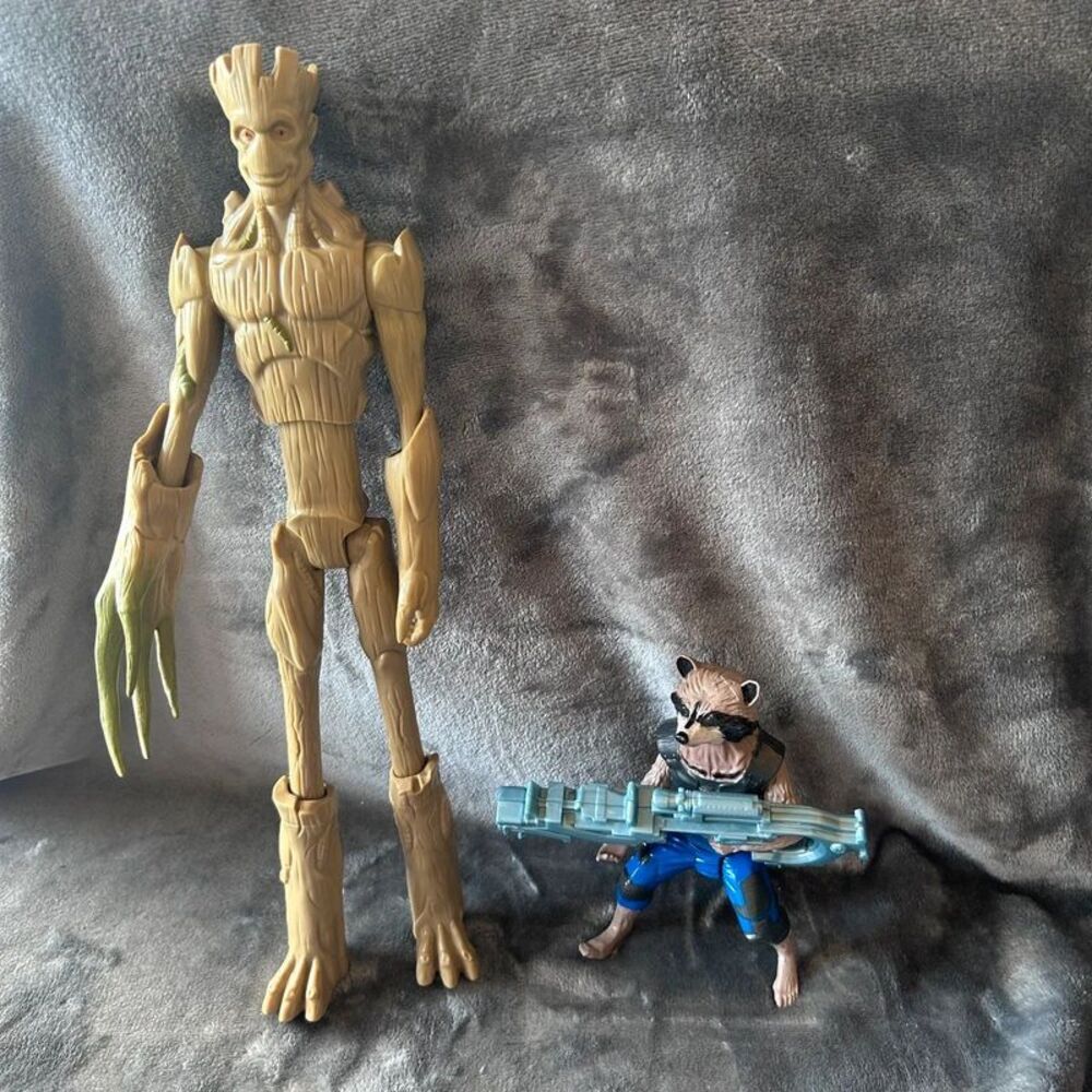 2016 Marvel Guardians Of The Galaxy Growing Groot Extendable and Rocket with gun - Picture 3 of 5